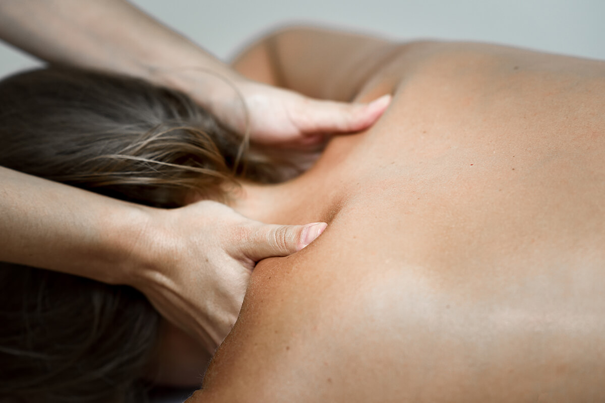 Sesión de shiatsu como acompañamiento corporal durante la menopausia